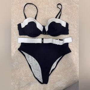 Volcom bikini size 16